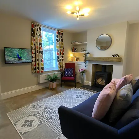 Charming Cottage Mins From Chichester City Centre Exterior photo