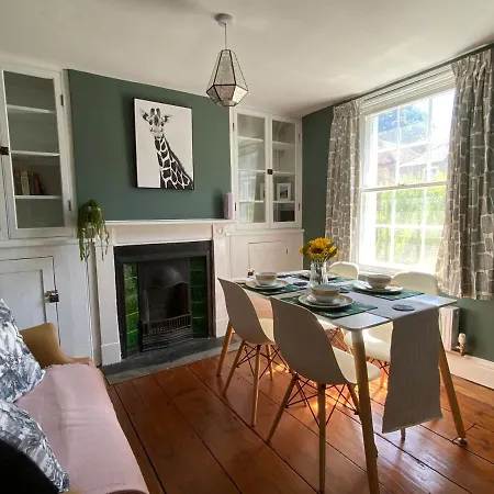 Charming Cottage Mins From Chichester City Centre Exterior photo