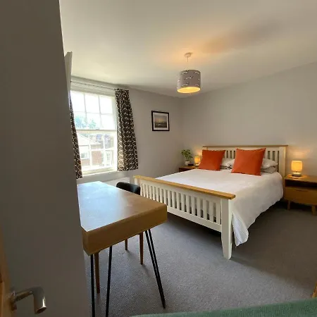 Charming Cottage Mins From Chichester City Centre Exterior photo