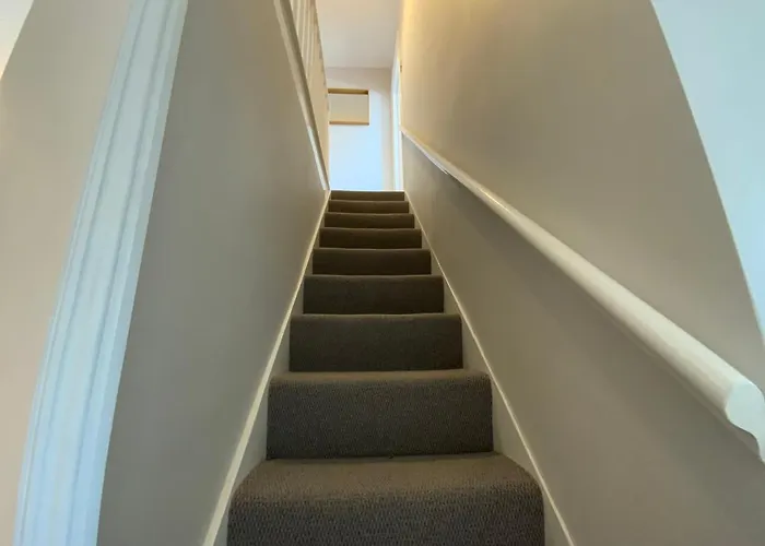 Charming Cottage Mins From Chichester City Centre