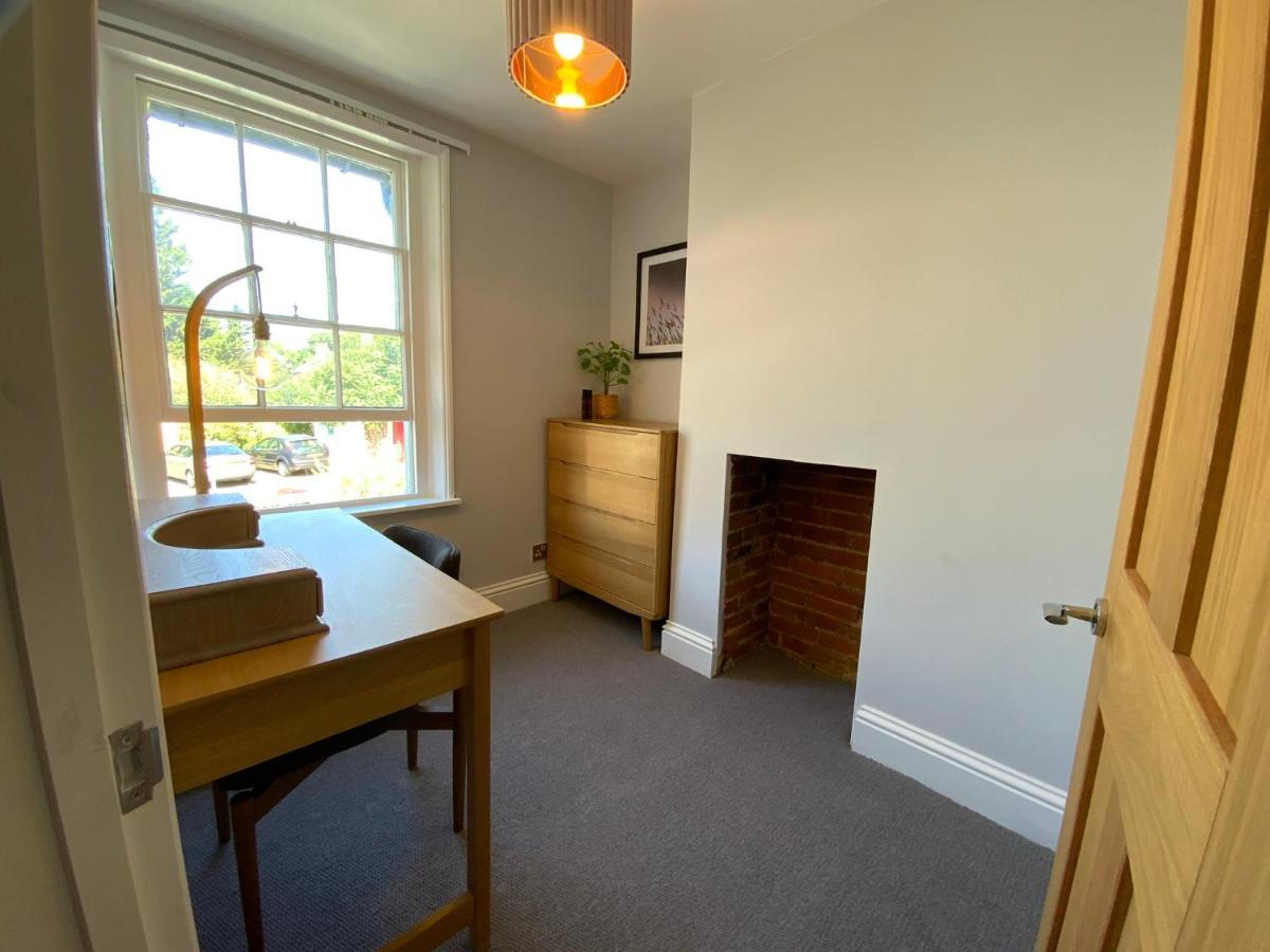 Holiday home Charming Mins From Centre
