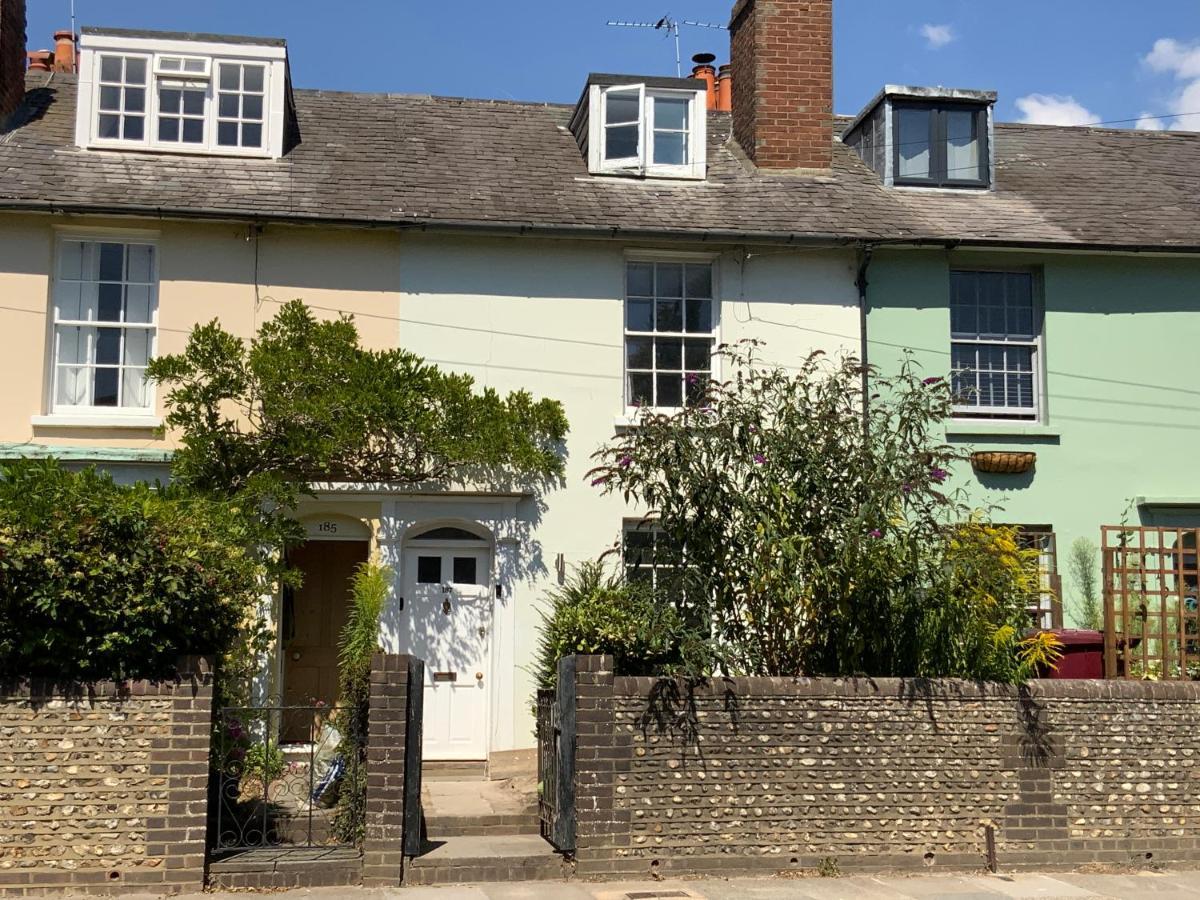 Charming Mins From Centre * Chichester