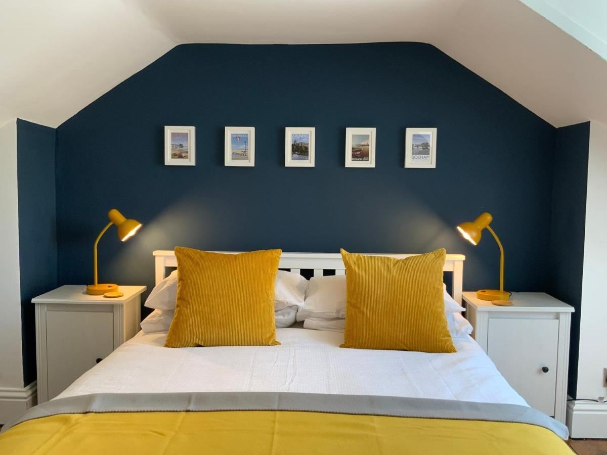 Charming Mins From Centre Holiday home *
