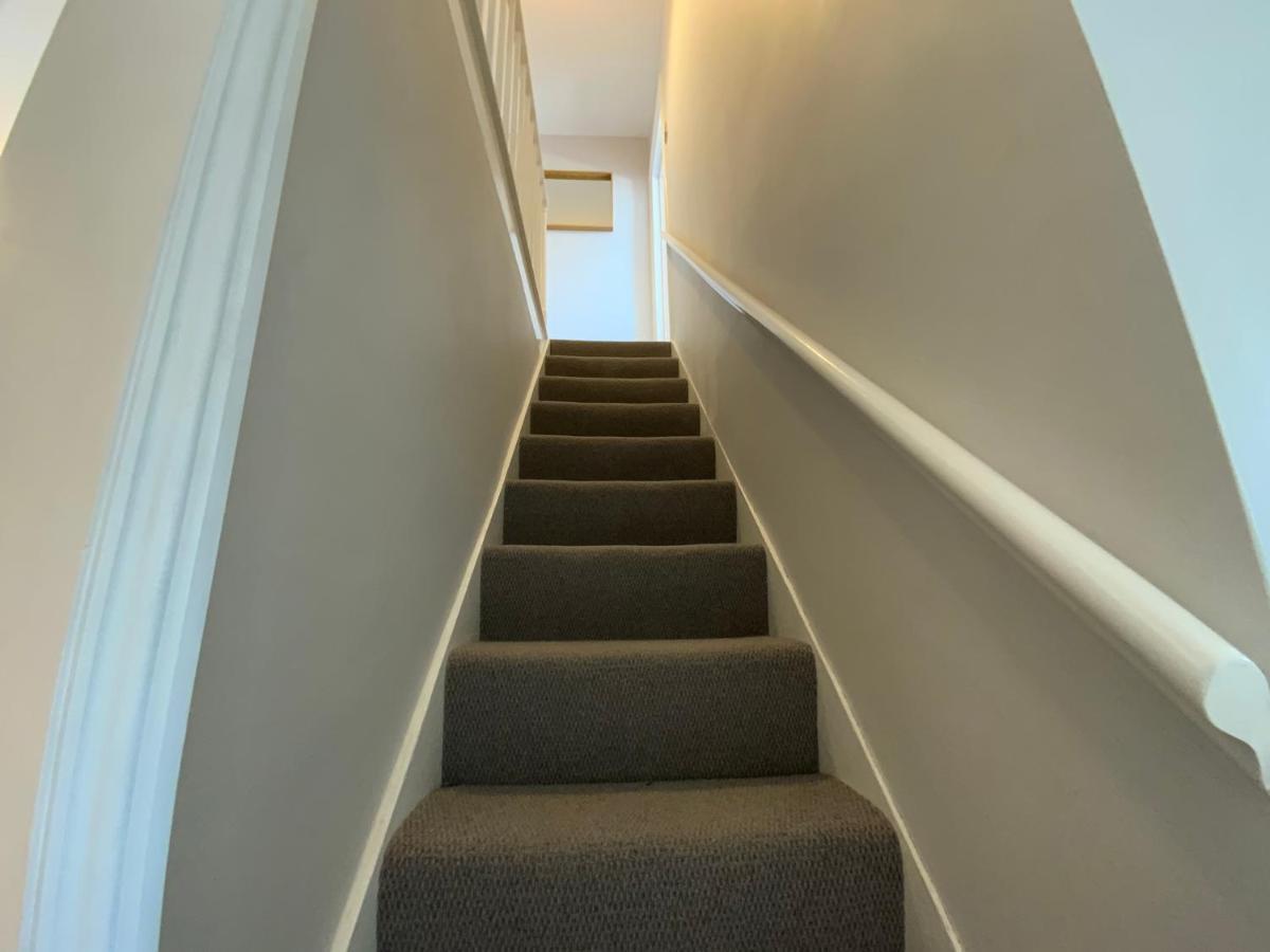 Charming Mins From Centre Chichester